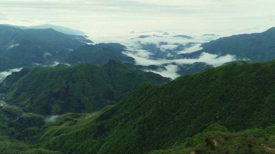 城步县绵亘群山一隅。 城步融媒体 供图 城步县绵亘群山一隅。 城步融媒体 供图